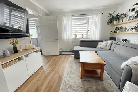 28 Frost Road, Bournemouth, BH11 8HP