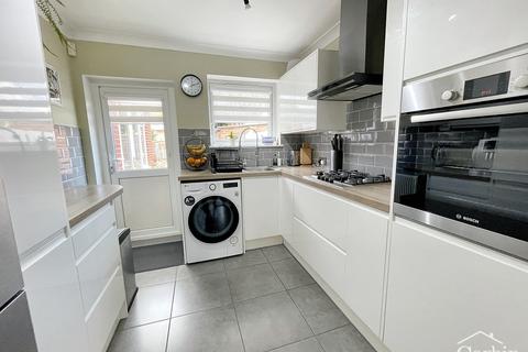 28 Frost Road, Bournemouth, BH11 8HP