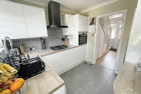 28 Frost Road, Bournemouth, BH11 8HP
