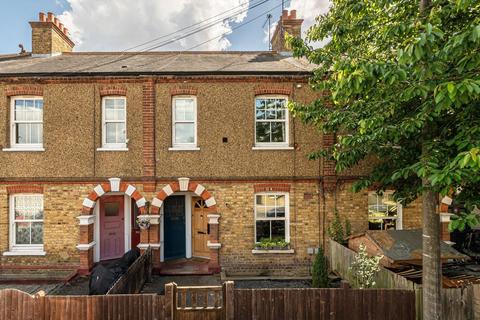 1 bedroom maisonette for sale, Beards Hill, Hampton TW12