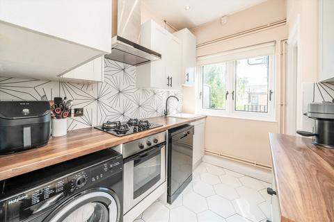 1 bedroom maisonette for sale, Beards Hill, Hampton TW12