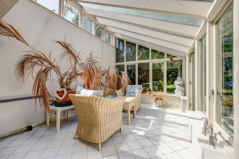 5 bedroom detached house for sale, Northampton Road, Weston-On-The-Green