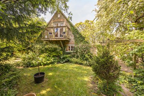 5 bedroom detached house for sale, Northampton Road, Weston-On-The-Green