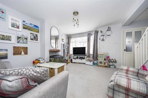 64 Forest Road, Windsor, SL4 4HU