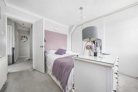 64 Forest Road, Windsor, SL4 4HU