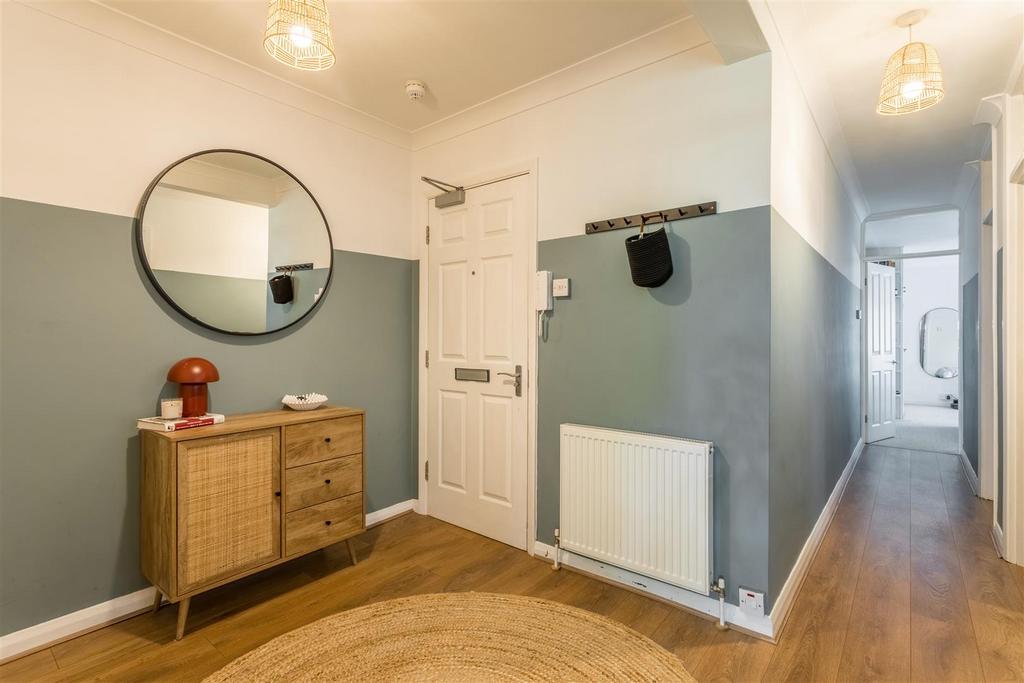 Flat 6 Carisbrooke-12.jpg