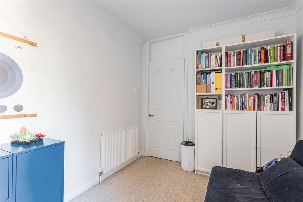 Flat 6 Carisbrooke-15.jpg