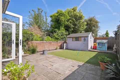 undefined, Grand Drive, London, SW20