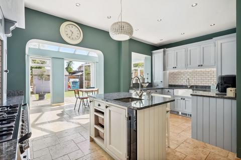 undefined, Grand Drive, London, SW20