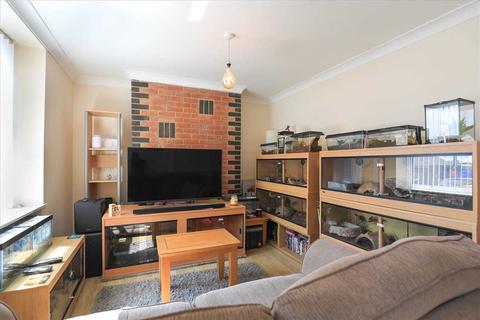 2 bedroom terraced house for sale, Finedon Road, Burton Latimer