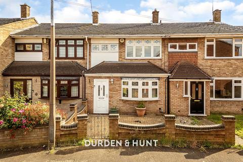 17 Flamingo Walk, Hornchurch, RM12 5QP
