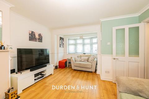 17 Flamingo Walk, Hornchurch, RM12 5QP