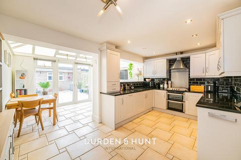 17 Flamingo Walk, Hornchurch, RM12 5QP