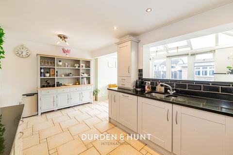 17 Flamingo Walk, Hornchurch, RM12 5QP