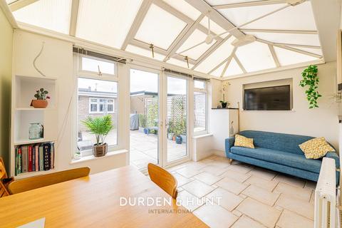 17 Flamingo Walk, Hornchurch, RM12 5QP