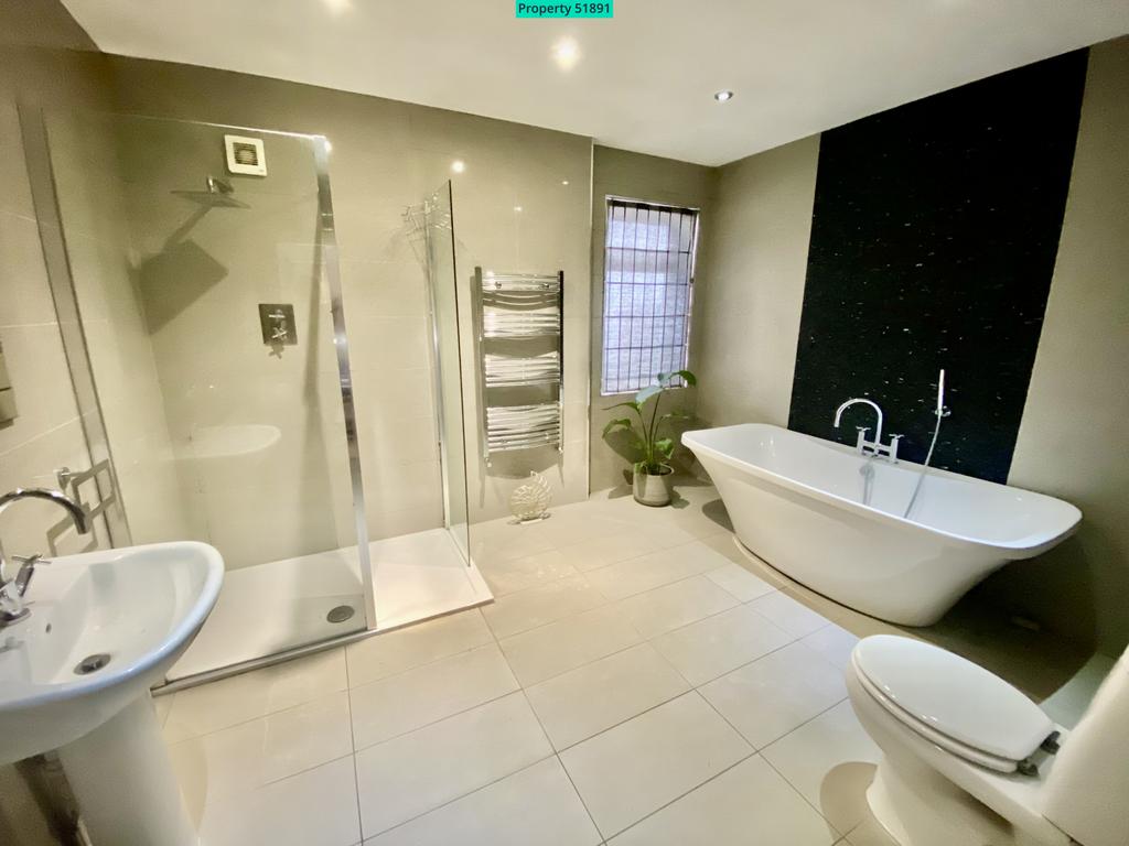 Main bathroom