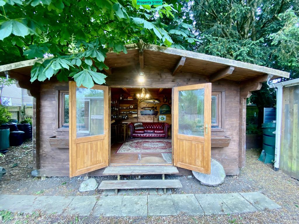 Log cabin
