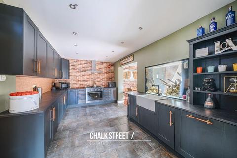 4 bedroom semi-detached house for sale, Hazell Crescent, Collier Row, RM5