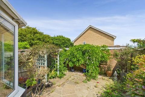 4 Ascot Close, West Wittering, Chichester, PO20 8HW