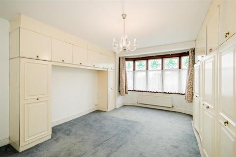 2 Nevin Drive, London, E4 7LH