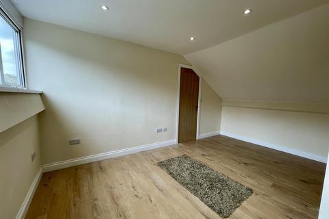 4 bedroom chalet for sale, Willow Walk, Newhaven
