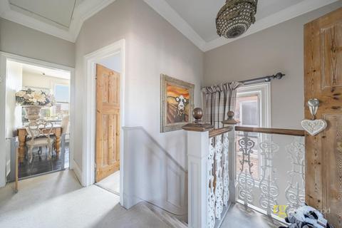 19 Radnor Avenue, Harrow, HA1 1SB