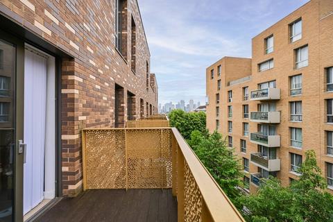 17 Nelson Walk, London E3