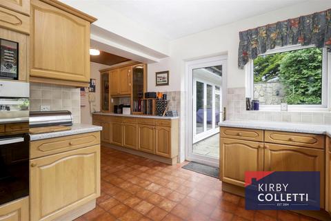 3 bedroom detached bungalow for sale, Carnaby Road, Broxbourne