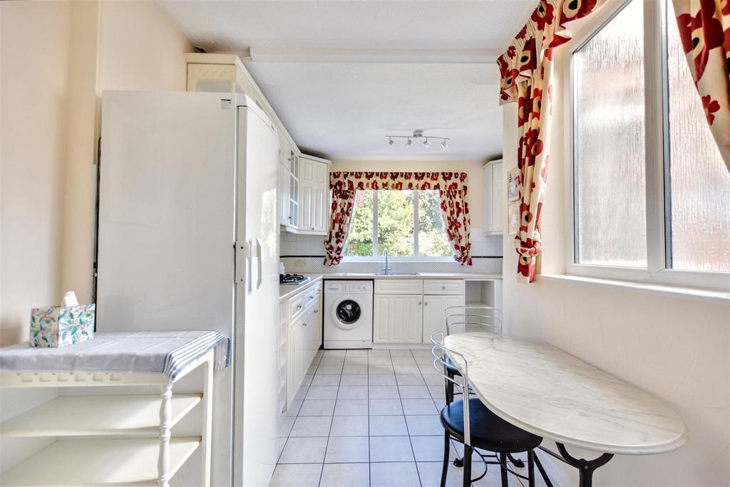 Kitchen 1.jpeg