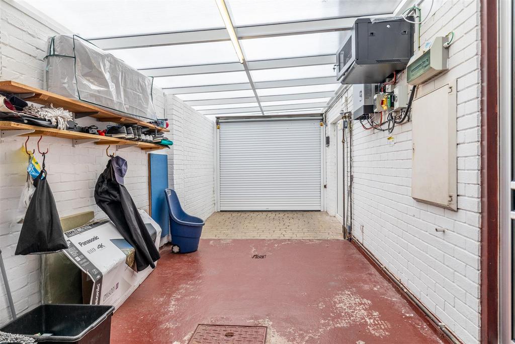 Green Dell Close, Henbury Garage.jpg