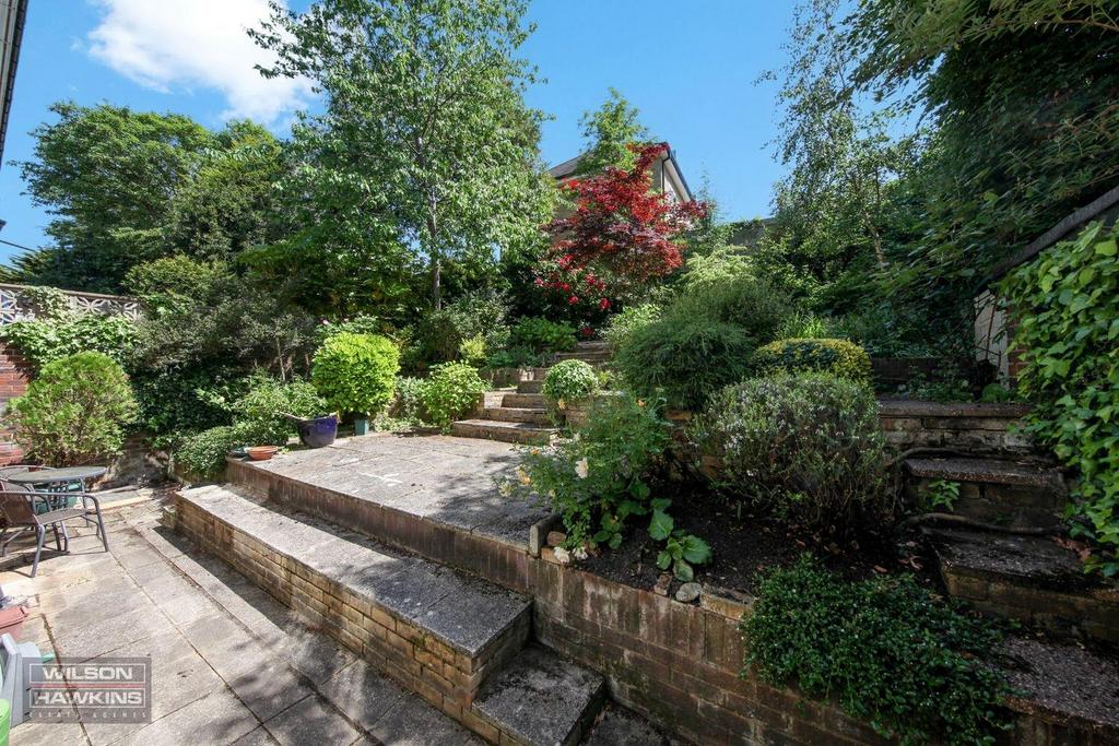 8 Leigh Court, Byron Hill Road - Ja UBk2 XCk Nk J3 IQ2 A