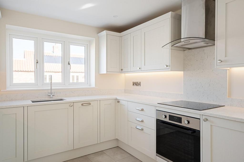 14 St Andrews Court-04.jpg