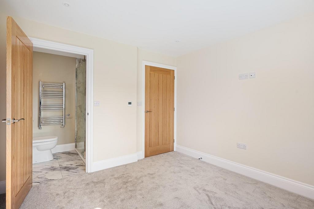 14 St Andrews Court-09.jpg