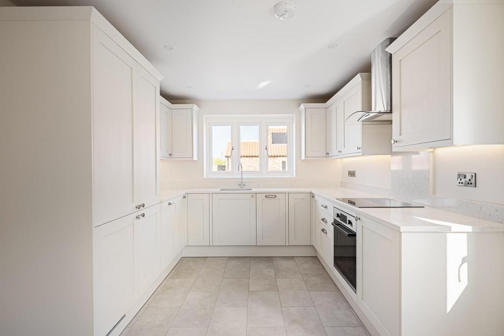14 St Andrews Court-01.jpg
