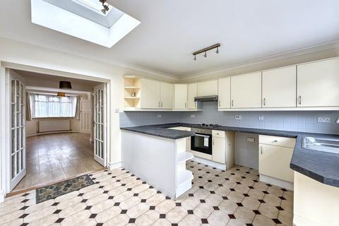 3 bedroom semi-detached house to rent, Newtown Road, Denham, UB9