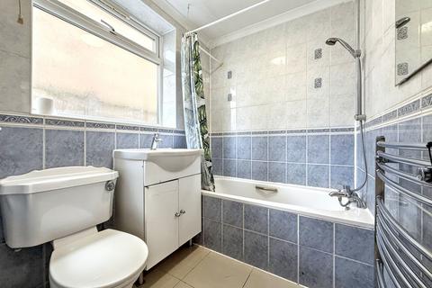 3 bedroom semi-detached house to rent, Newtown Road, Denham, UB9