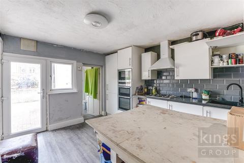4 bedroom end of terrace house for sale, Marshgate Drive, Hertford
