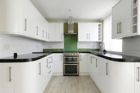 2 bedroom apartment for sale, Overstrand Avenue, Rustington BN16