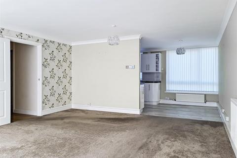 2 bedroom apartment for sale, Overstrand Avenue, Rustington BN16