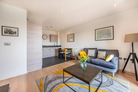 2 bedroom flat for sale, Thornbury Way, Walthamstow, London, E17