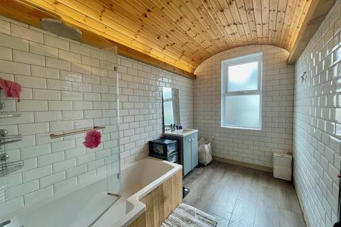 1 bedroom flat for sale, South Road, Newhaven