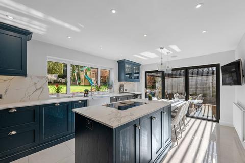 22 Elmfield Way, South Croydon, CR2 0ED