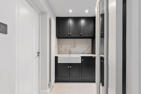 22 Elmfield Way, South Croydon, CR2 0ED