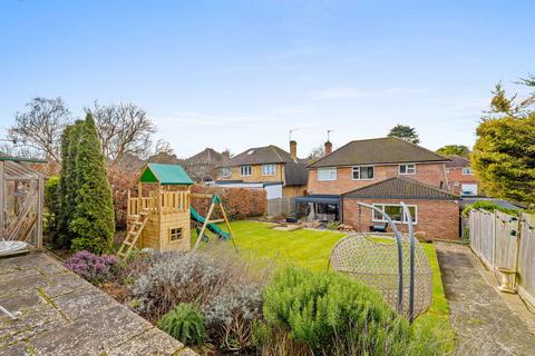 22 Elmfield Way, South Croydon, CR2 0ED