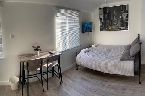 undefined, Top Floor Flat, 1 New Church Road, London, SE5