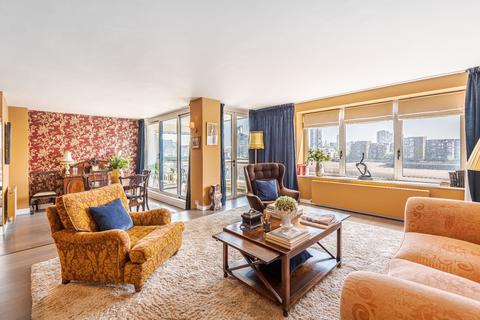 2 bedroom apartment for sale, Thames Quay, SW10