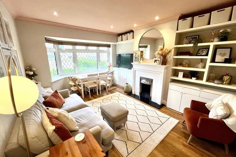 21 Reynolds Avenue, Chessington, KT9 2LQ