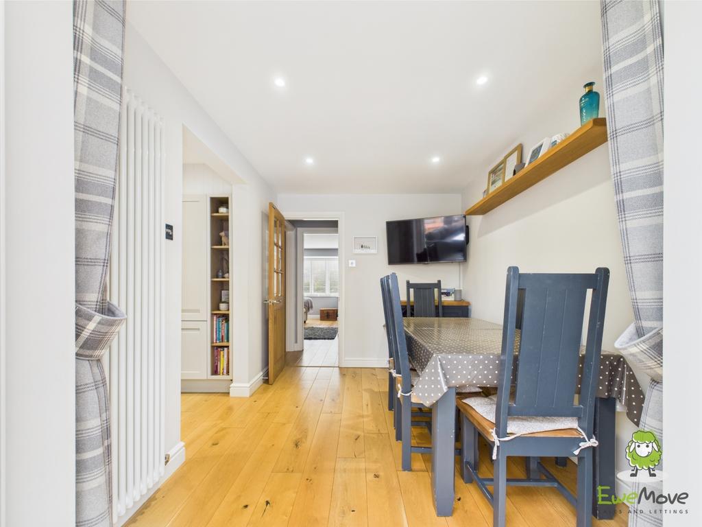 Ewe Move Estate Agents Basingstoke 7 Basingfield Cl