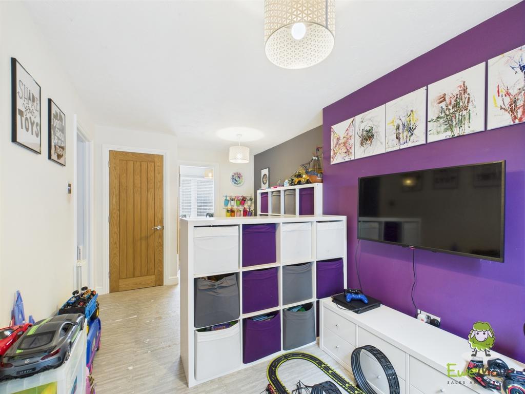 Ewe Move Estate Agents Basingstoke 7 Basingfield Cl