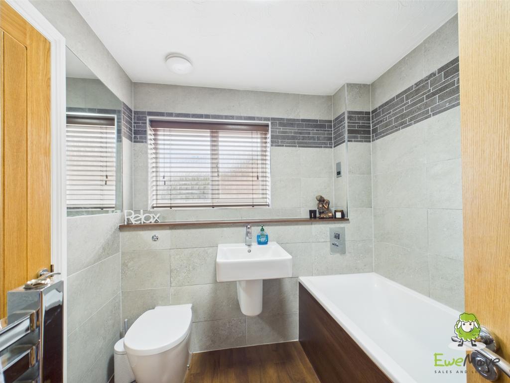 Ewe Move Estate Agents Basingstoke 7 Basingfield Cl